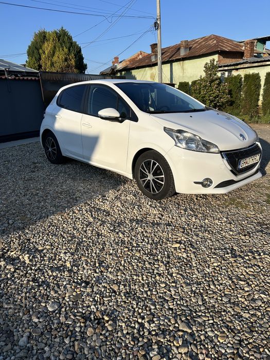 Vand sau schimb peugeot 208