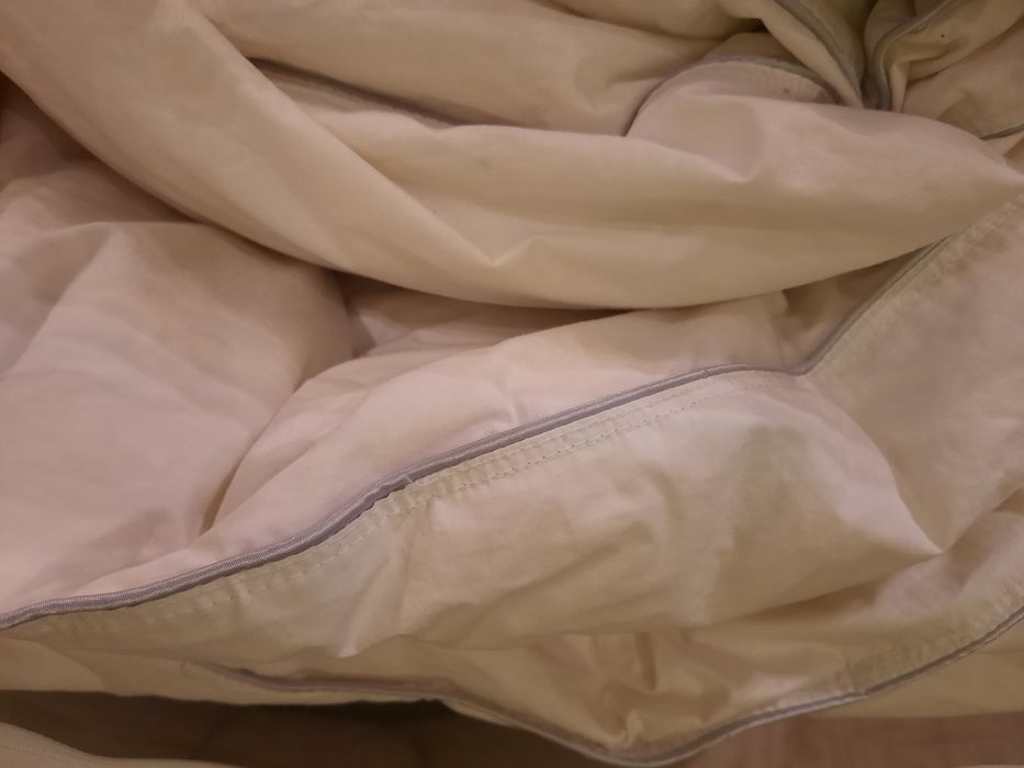 Pilota noua, cu umplutura din puf și pene de gasca,  140×200cm