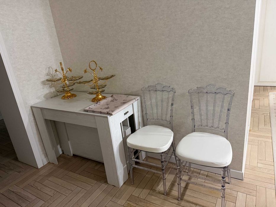 Сдается 8-ми комнатная квартира