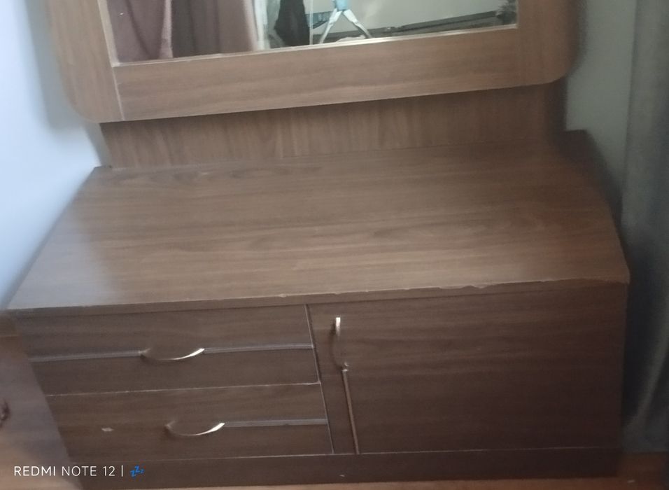 Продам трюмо  современный дизайн