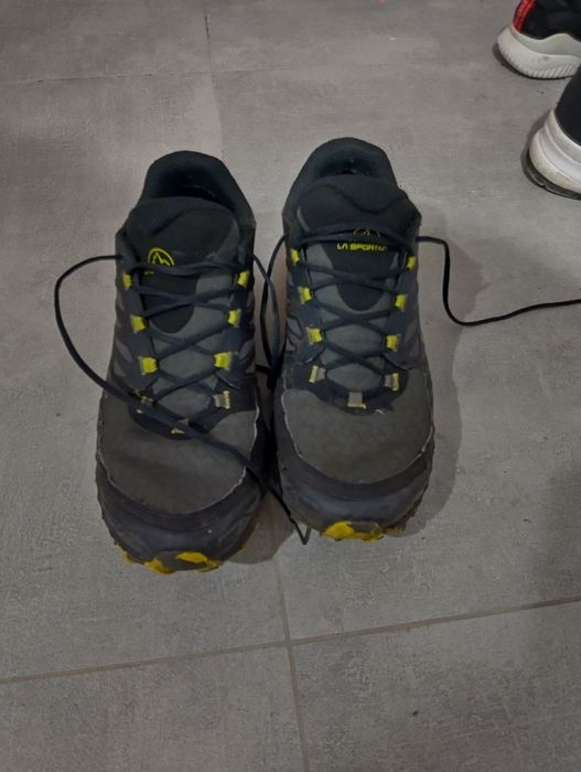 Продавам маратонки