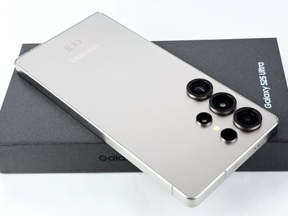 НОВ! Samsung Galaxy S25 Ultra 5G 256GB 12RAM Gray Гаранция!
