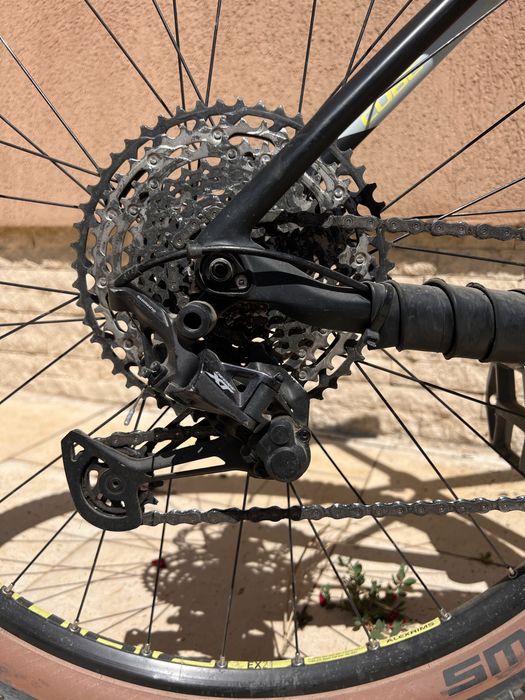 Bicicleta Cube carbon cadru L roti pe 29