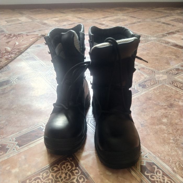 Продам берцы новый