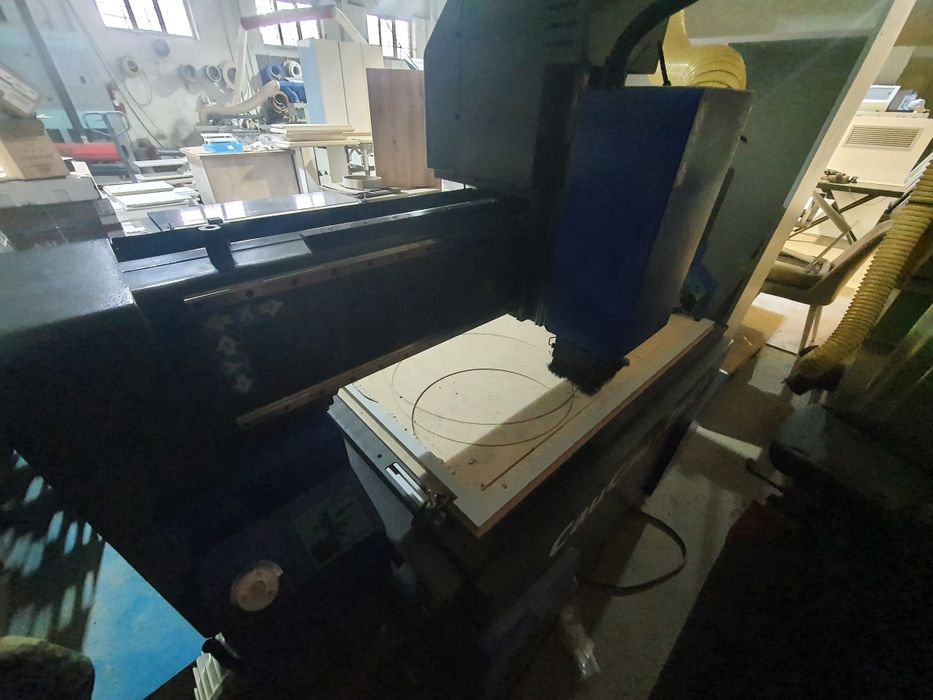 Router Cnc  Masa activa 2.5m x 1.25m plus pompa vacuum.