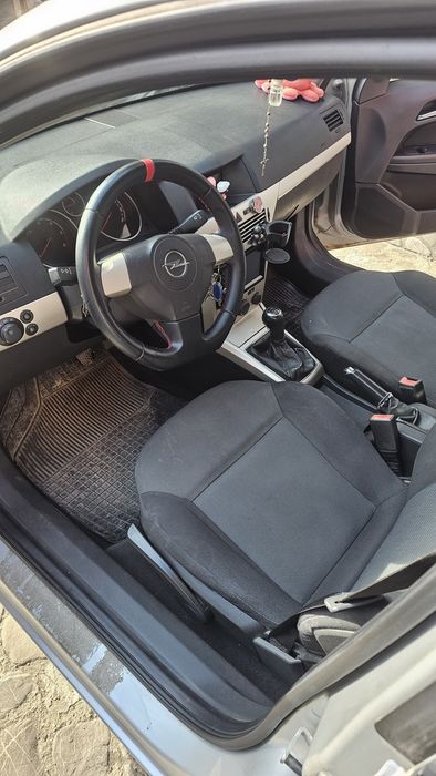Vând Opel Astra H 1.3cdti