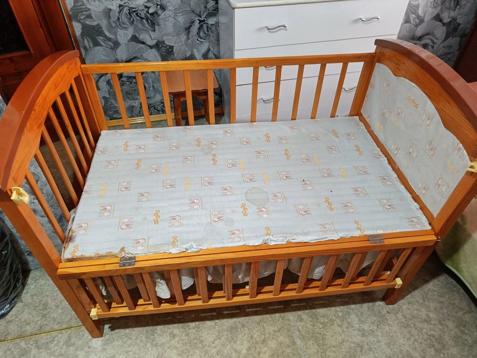 Продам кроватку для малыша