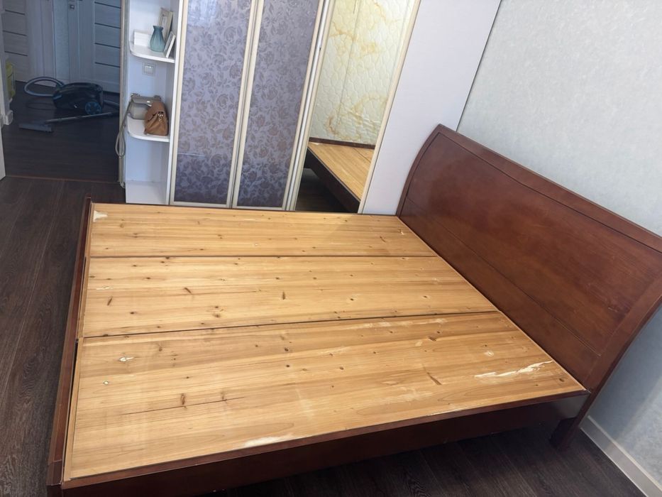 Кровать двуспальная