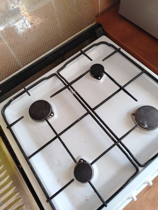 Продам газ плиту