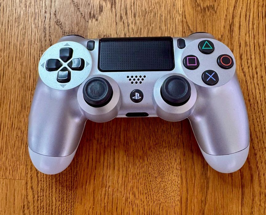 PS4 / PlayStation 4 Slim White – Добро състояние + Подарък!