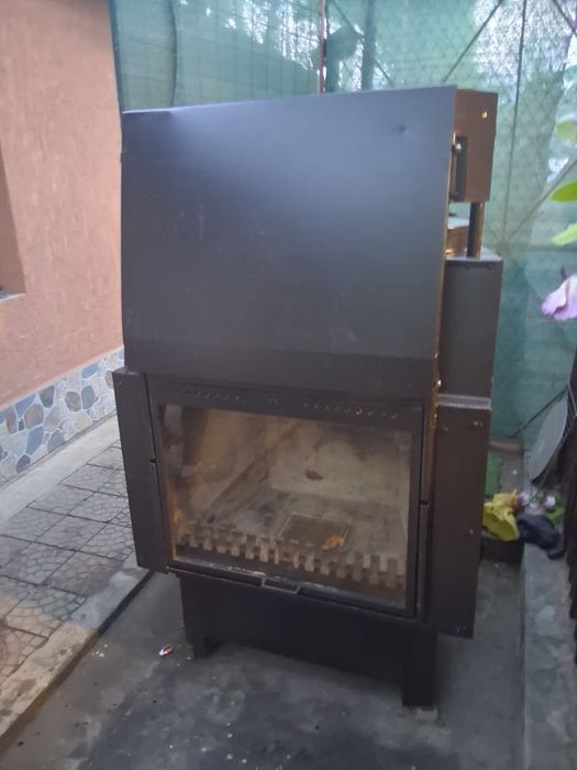 Semineu cu 4 fumuri de caldura