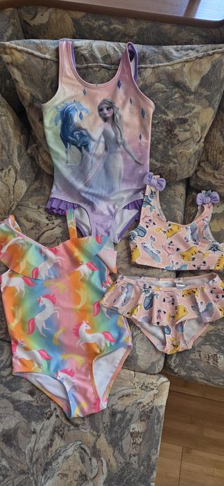 Продам вещи на девочку 3-4 года