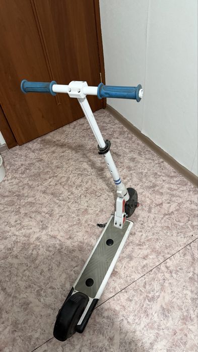 Продам электросамокат