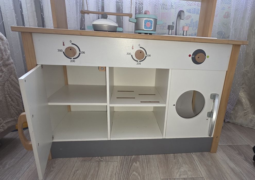 Кухня игровая  (дерево)
