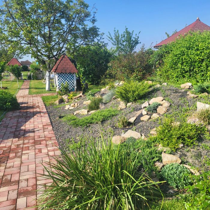 Proprietar - Casă spațioasă în centrul comunei Giarmata