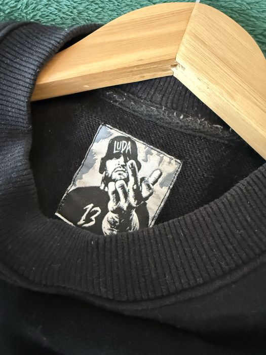 Блуза на Luda перфектна