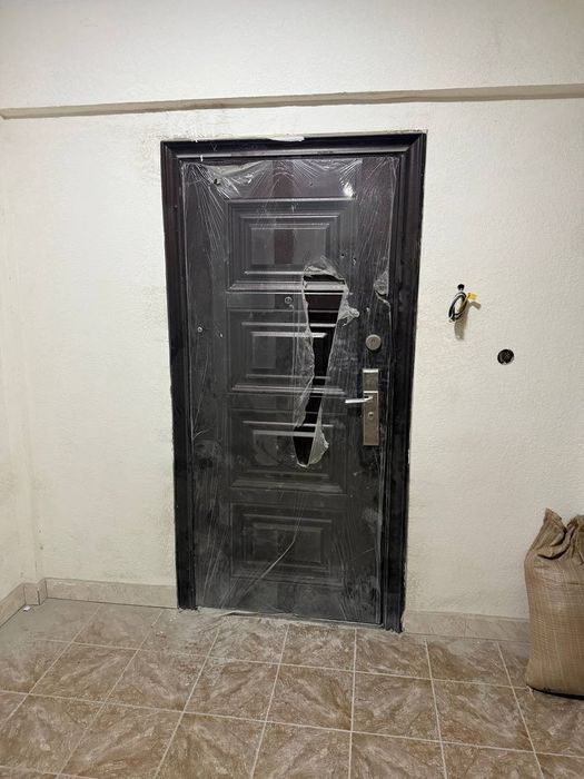 Тесир янги эшик ва прихожу сотилади