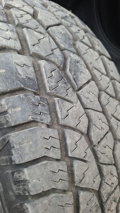 Продам резину 4 шт 265/65 R17