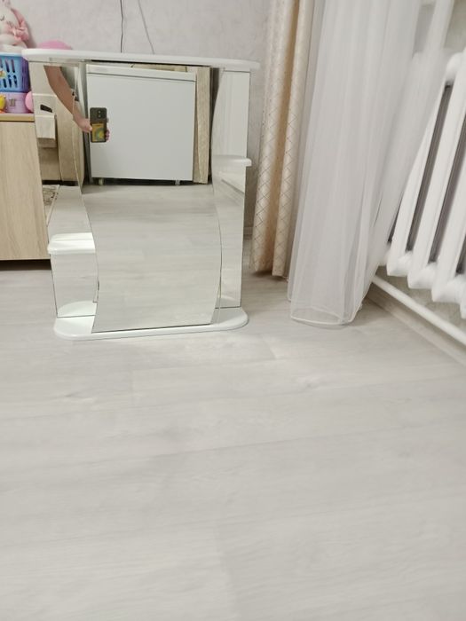 Продаю настенный шкаф