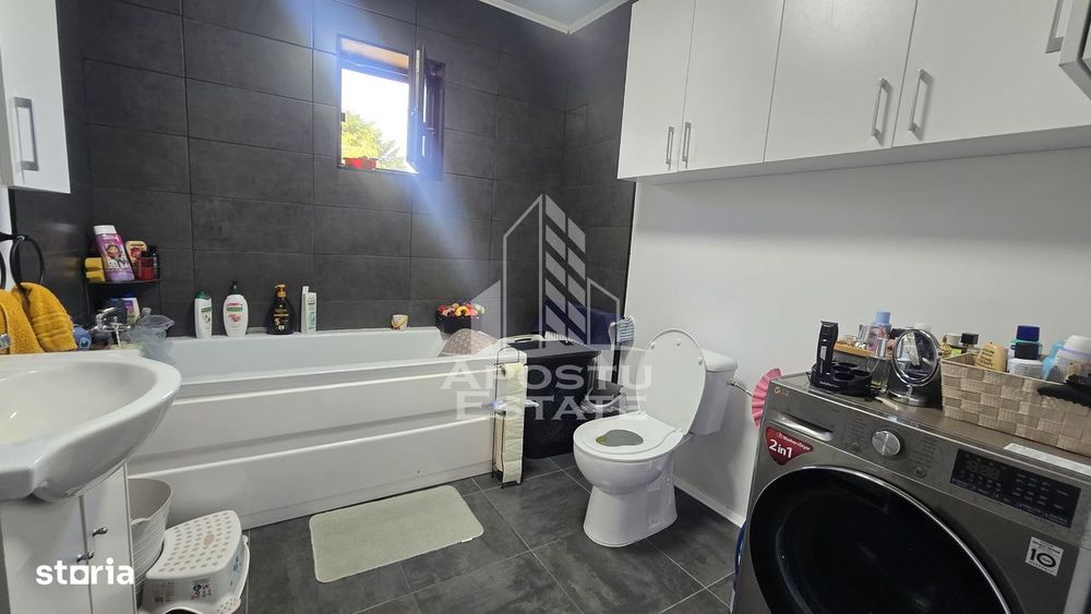 Casa individuala de vanzare cu 4 camere, 2 bai, terasa si foisor, Sag