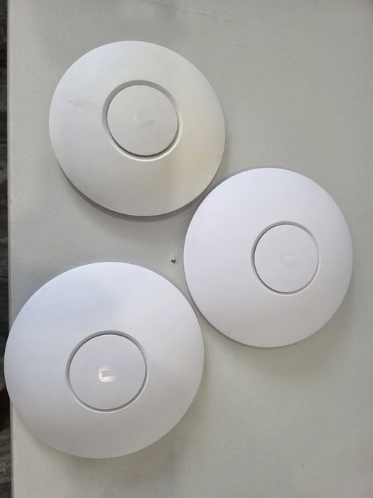 Acces Point Ubiquiti AC LR si LITE