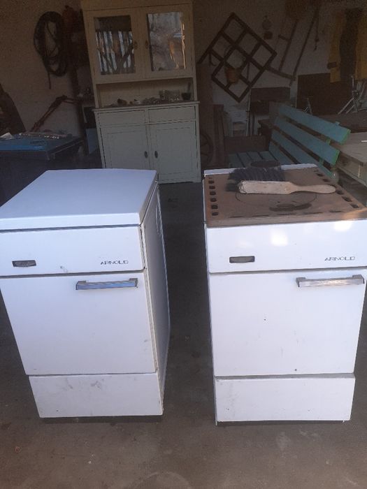 Vănd 2 sobe pe motorină(petrol)