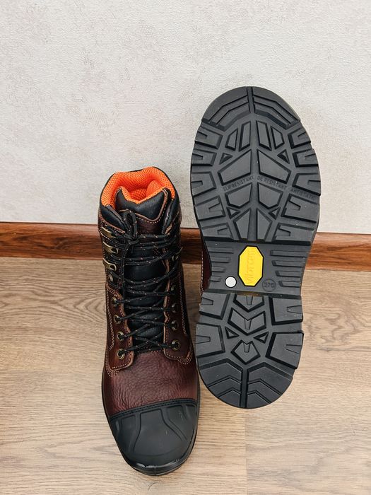 Продам спец обувь