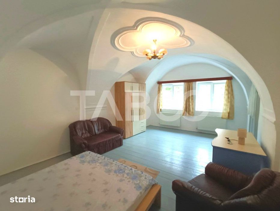 Apartament la casa 3 camere 70 mpu utili in apropiere de Piata Cibin