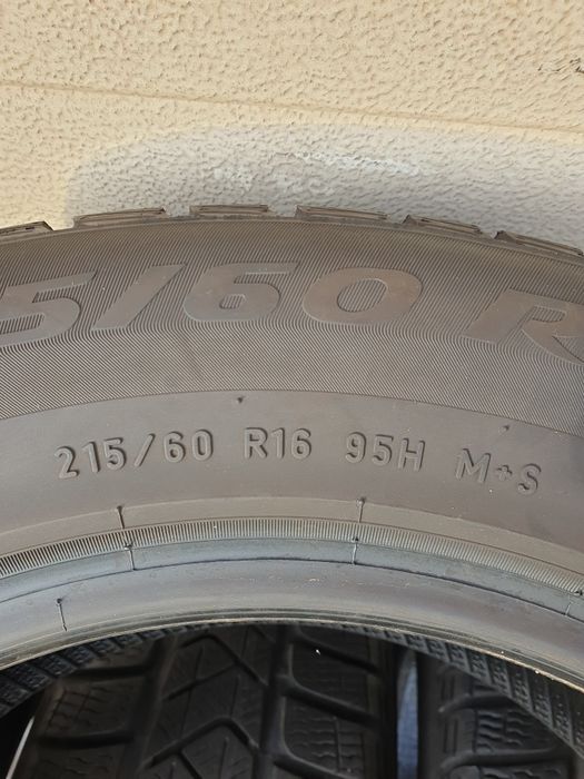 Зимни гуми 4 броя PIRELLI SottoZero3 215 60 R16 дот 0522