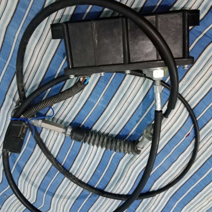 Двигатель  заслонки экскаватора Hyundai