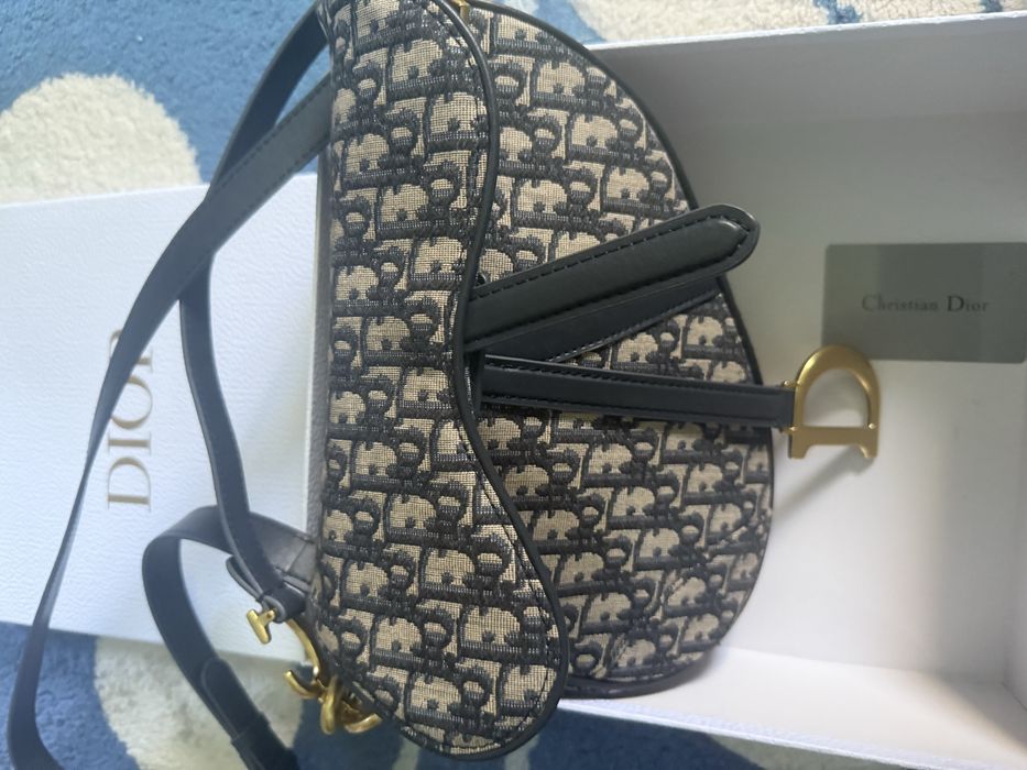 Афтентична dior sadle canva