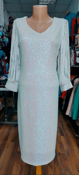 Vând lot rochii de ocazie, 23 bucăți