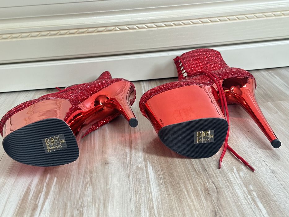 Стрипы pleaser для танцев 39