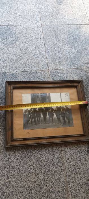 Fotografie veche în rama din lemn