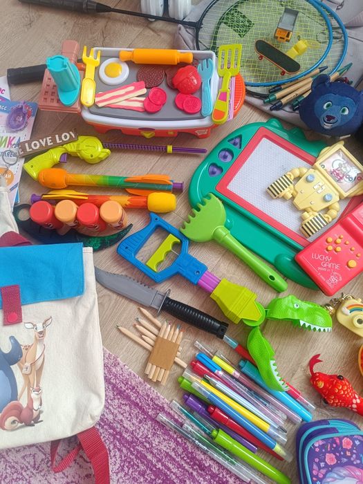 Коробка игрушек в отличном состоянии