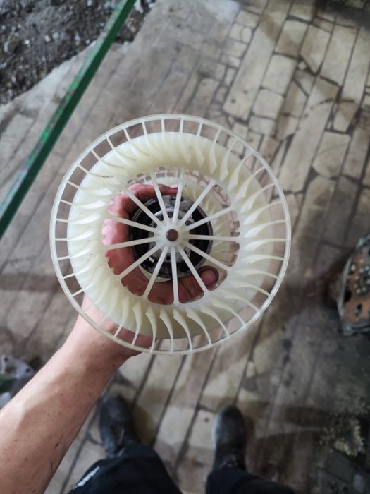 Моторчик печки 124 103 мотор с кондицилнером