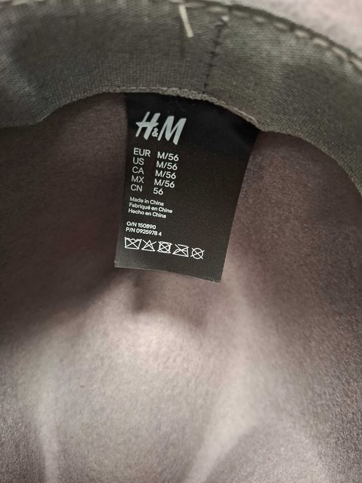 Шапки LIU•JO, H&M