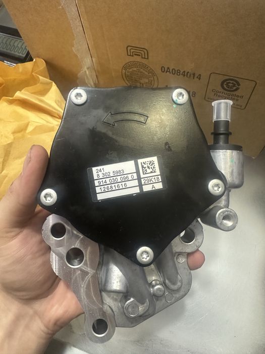 Насос вакуумный Malibu onix Tracker Monza Equinox Trailblazer Tahoe