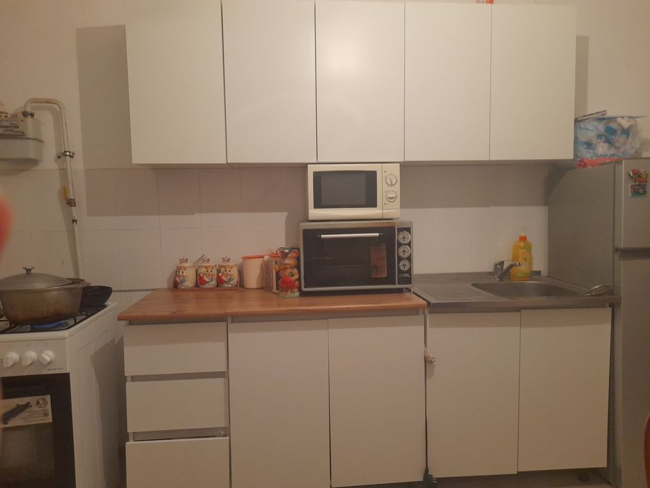 Кухня гарнитура и стол