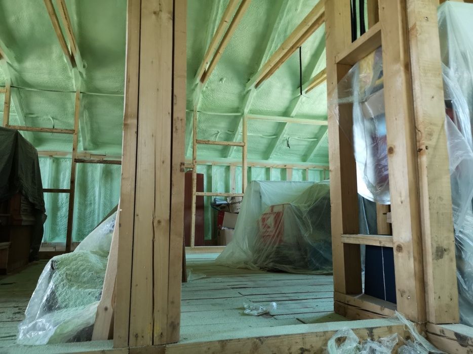 Izolatii cu spuma poliuretanică/pod/acoperiș-Firma Autorizată