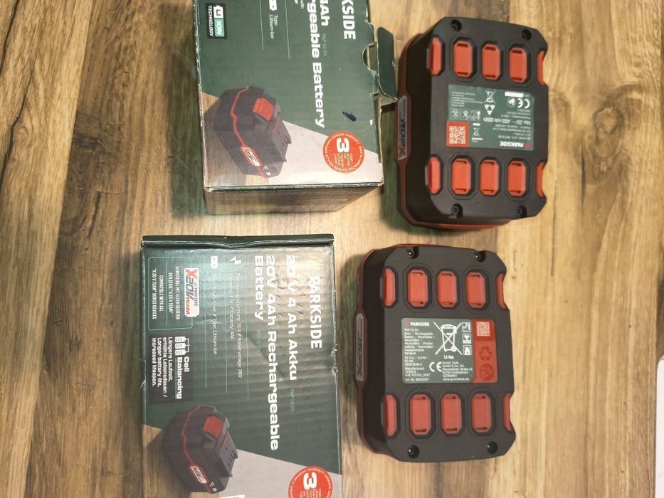 Baterii 4Ah  , încărcător dublu 2- 8 Ah  Parkside pentru unelte electr