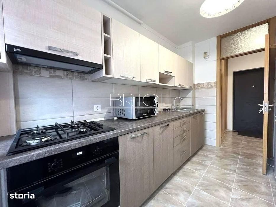 Apartament 2 camere, 56mp, Decomandat, cu Parcare, Centrul Civic