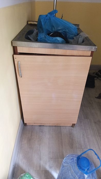 Moyka, smestitellari bilan sotiladi!