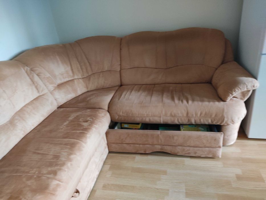 Диван с лежанка и функция за сън