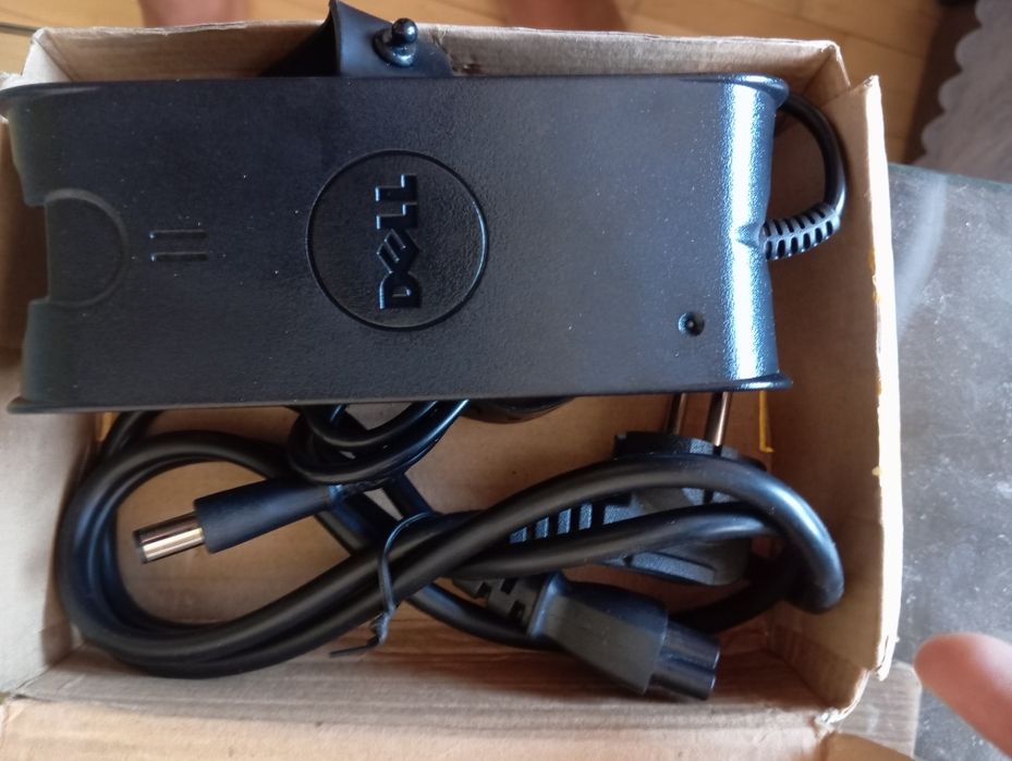 Ново оригинално зарядно за лаптоп Dell 90W Model : PA-1900-02D
