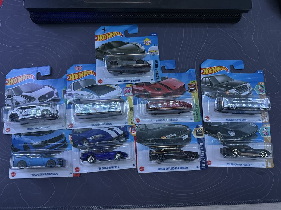 Hot wheels машинки