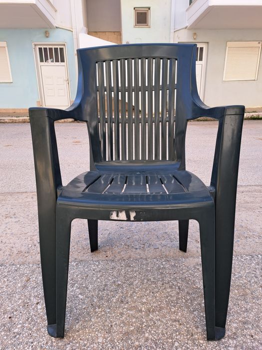 Пластмасови градински столове - тъмно зелени