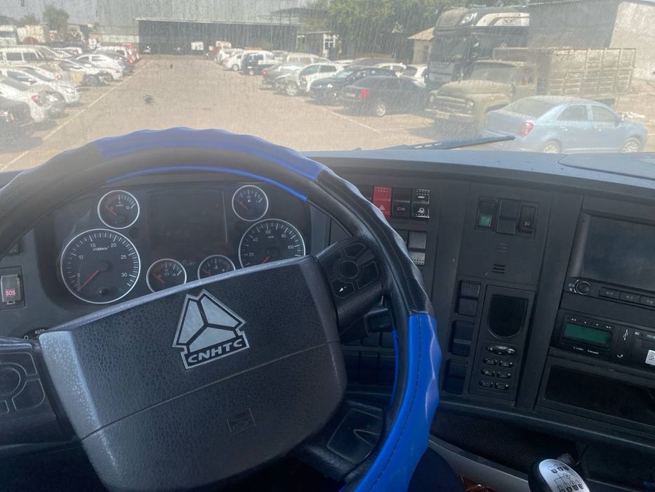 HOWO T7H 430 6X4, Тягач