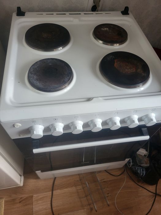 Продам электрическую плиту