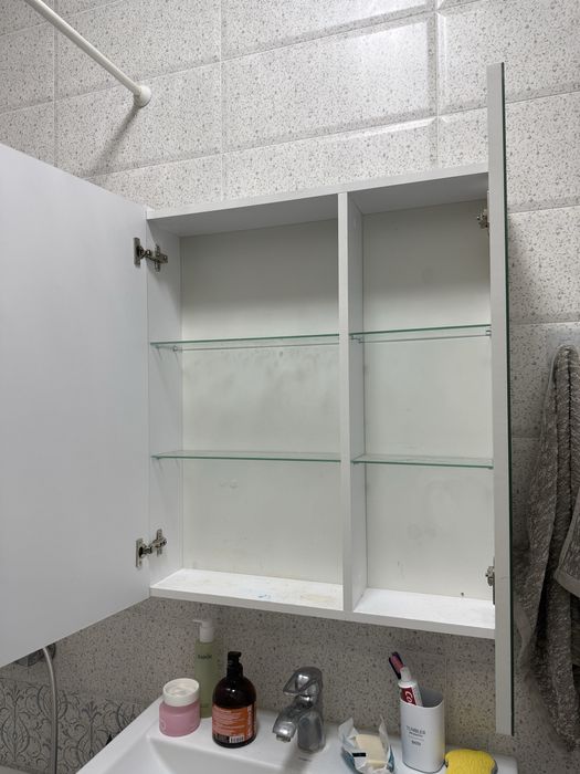 Пенал с зеркалом в ванную